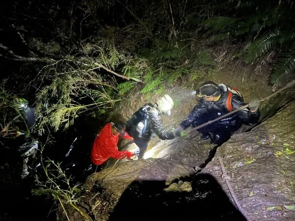 ▲登合歡山迷路消防局搜救。(圖/南投消防局提供)