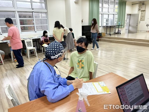 ▲台中兒童疫苗今開打，3校僅33人接種。（圖／市府提供）