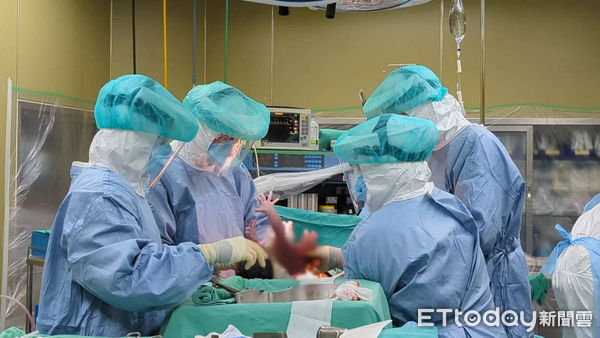 ▲東港安泰醫院為馬姓婦人緊急剖腹生產             。（圖／安泰醫院提供，下同）