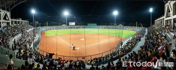 ▲兄弟11局延長賽再見轟。(圖/記者楊漢聲翻攝)