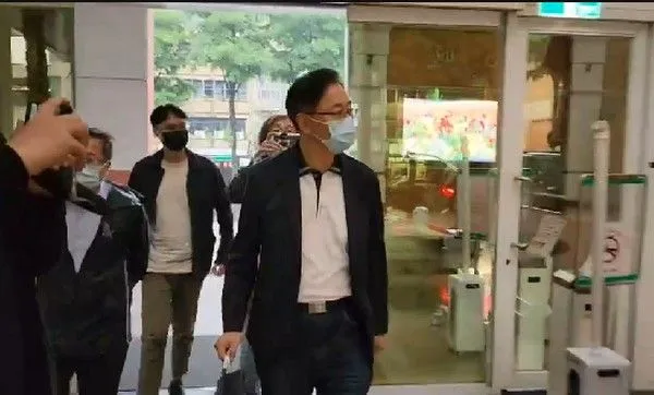 ▲張善政突襲式拜會邱奕勝又撲空!(圖/翻攝)