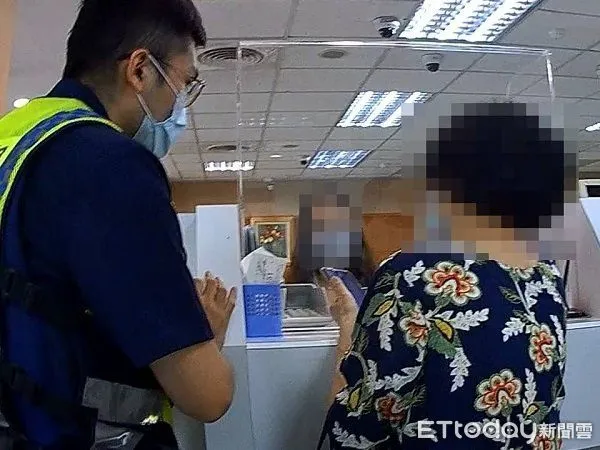 ▲李姓婦人購買蜜餞遇上網路詐騙欲滙款。(圖/桃園警分局提供)