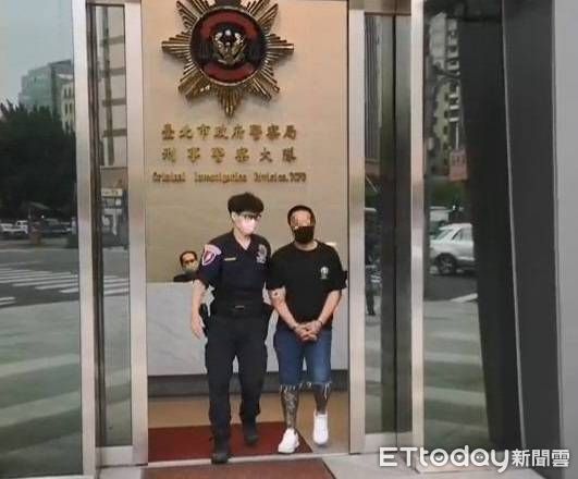 ▲台北市刑大逮捕桃園市許姓刺青師，表面免費幫人刺青私下招募車手犯毒。（圖／記者張君豪翻攝）