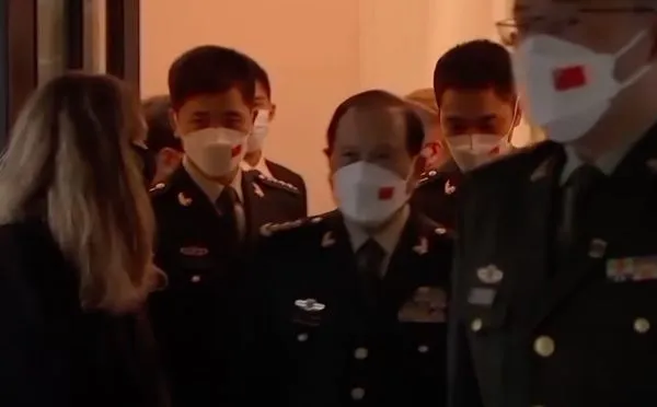 ▲▼ 第十九屆香格里拉對話、魏鳳和、新加玻 。(圖/翻攝 陸國防部官網、 YT zaobaosg)