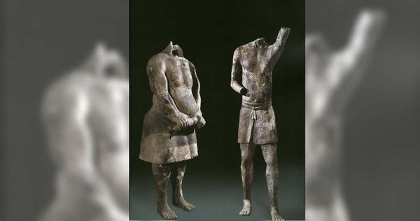 另兩尊修復完成的百戲俑。(圖/翻攝自秦始皇帝陵博物院)