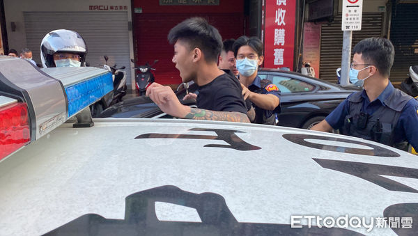 ▲▼長春路一間酒店清晨爆發酒後衝突,1人不適送醫,警方帶回6人調查。(圖/記者游宗樺攝)