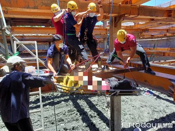 ▲▼台南工人高血糖不適,自3m高處跌下。(圖/民眾提供)