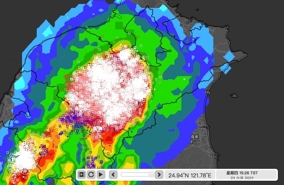 ▲▼大雷雨襲北部，氣象專家彭啟明提醒，「一顆雷神丸！！！要注意了。」（圖／取自彭啟明臉書）