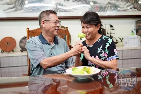 廖昆隆(左)與太太薛暖美(右)情牽30年,鶼鰈情深、羨煞旁人。