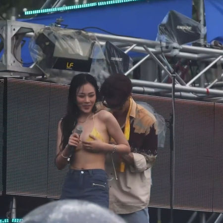 ▲BIBI險走光。(圖/翻攝Instagram/bibi__only)