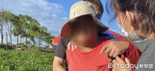 ▲▼逾期越籍男移工誤認移民官是觀光客,主動介紹台東辣椒,遭識破身份被逮捕。(圖/台東專勤隊提供,下同)