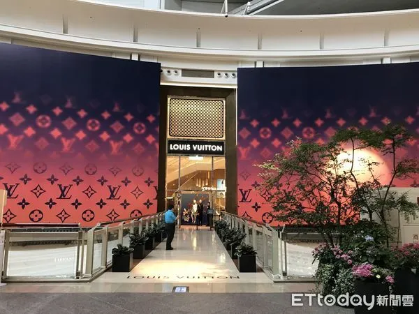 ▲台北101購物中心精品。(圖/記者蔡惠如攝)