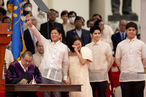 ▲▼菲律賓總統小馬可仕（Ferdinand Marcos Jr.）30日正式宣誓就職。（圖／路透）