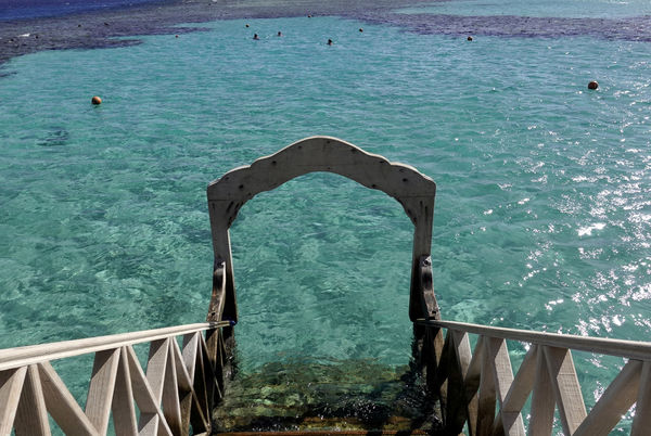 ▲▼埃及紅海渡假城市洪嘉達的薩赫爾哈希什海岸，常有遊客浮潛、做日光浴。（圖／路透社）