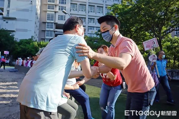 ▲台北市長參選人蔣萬安、市議員參選李彥秀。(圖/蔣萬安辦公室提供)