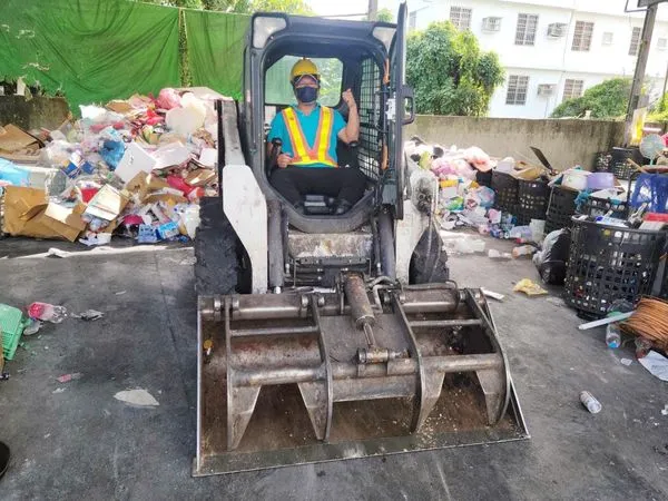 ▲彰化縣花壇鄉長顧勝敏領有23張證照,被鄉民稱為「斜槓鄉長」。(圖/翻攝自Facebook/愛鄉愛民 顧勝敏)