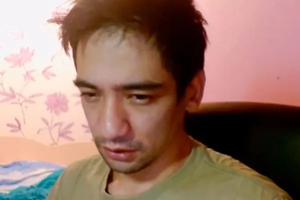 ▲▼俄國31歲網紅瓦列夫(Arslan Valeev)直播給毒蛇咬,不幸死亡。(圖/翻攝YouTube)