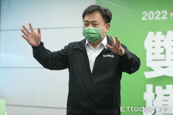 ▲民進黨中執會後,秘書長林錫耀受訪。(圖/記者林敬旻攝)