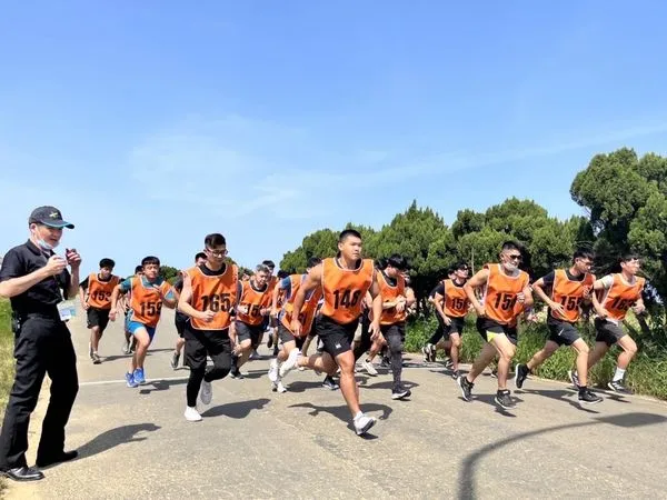 桃機消防員招募體能測驗登場 115名考生大顯身手(圖/桃機提供)