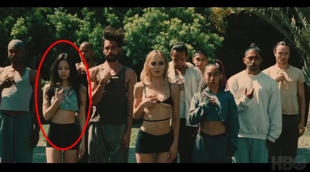 ▲Jennie參與美劇《The Idol》演出。(圖/翻攝自YouTubE/The Weeknd)