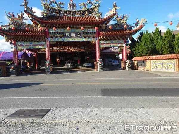 ▲保庇天后王彩樺23日太平文衡殿開唱。(圖/記者楊漢聲攝)