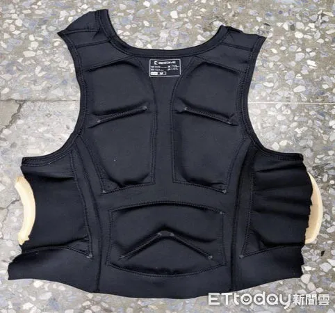 ▲▼橋頭地檢署救生衣 。(圖/記者陳宏瑞攝)