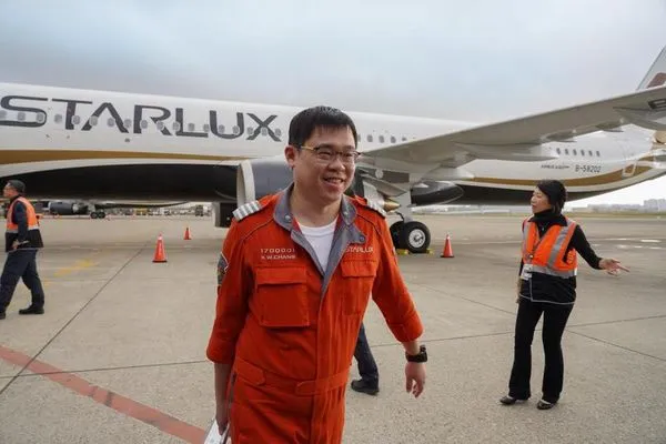 張國煒在臉書正面迎擊酸民。(翻攝自星宇航空臉書)