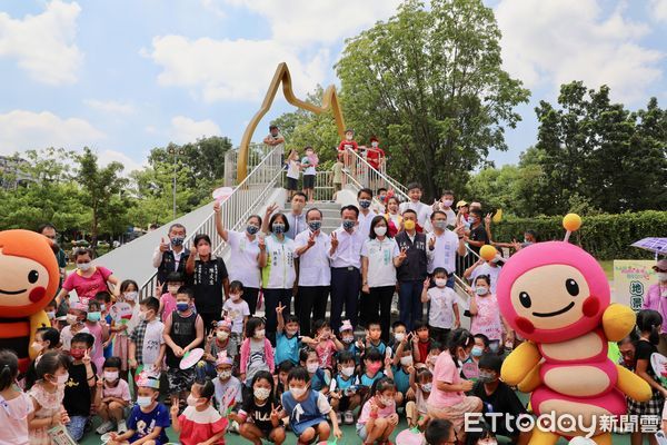 ▲▼ 民雄早安公園以貓意象打造舞台,試圖以親子共融式樂園 。(圖/嘉義縣政府提供)
