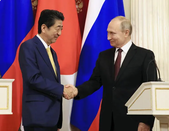 ▲▼安倍與普丁。(圖/達志影像/美聯社)