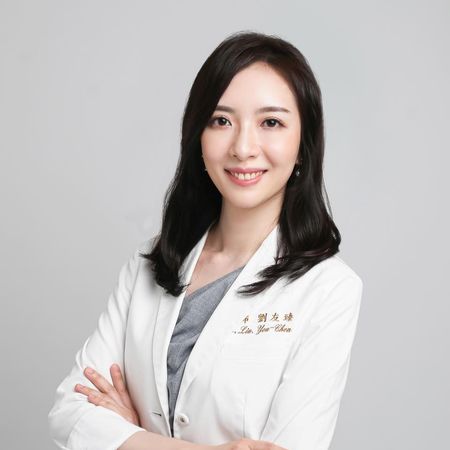 ▲李怡貞力挺劉友臻,狂酸許藍方。(圖/翻攝許藍方、劉友臻、李怡貞臉書)