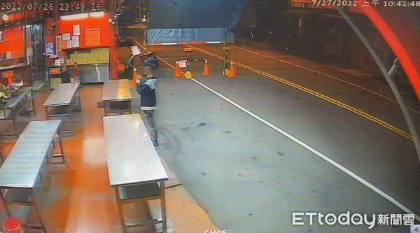 ▲▼ 大里槍手落網畫面曝光 。(圖/民眾提供)