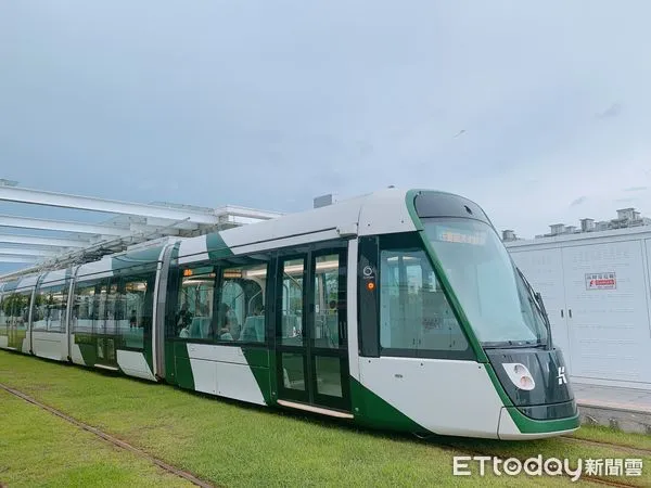 ▲▼高雄輕軌。(圖/記者林育綾攝)