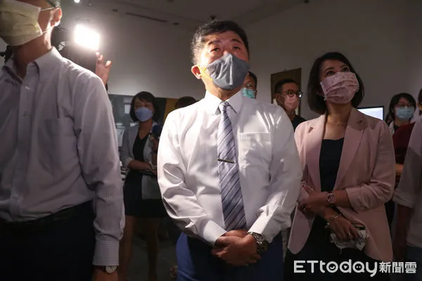 ▲台北市長參選人陳時中參觀臺灣創價學會至善藝文中心。(圖/記者林敬旻攝)