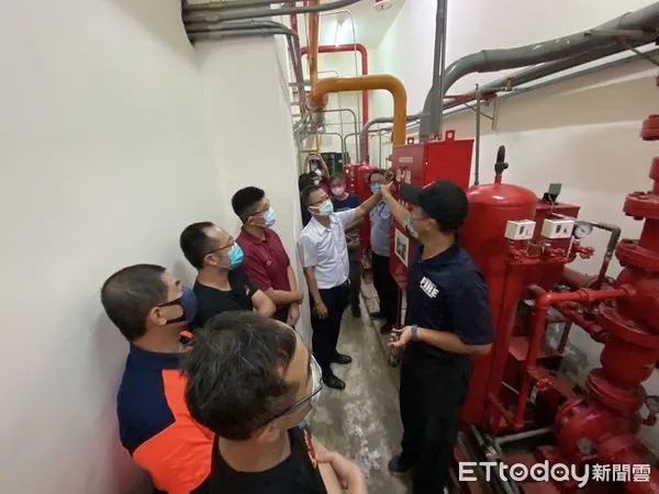 ▲台南市消防局第六大隊,為強化指揮幕僚消防安全設備於火場運用,28日上午辦理「消防安全設備之火場搶救應用共識訓練」。(圖/記者林悅翻攝,下同)