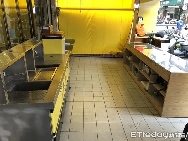 ▲▼廖老大飲料店加盟主黃先生出面回擊。(圖/記者許權毅攝)