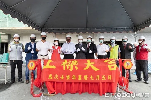 ▲恆春旅遊醫院8月2日上樑 。(圖/周春米服務處提供,下同)