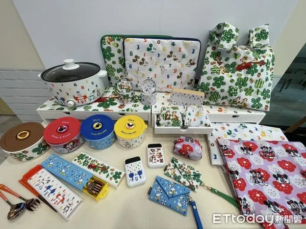 ▲▼7-11最新「迪士尼系列-SOU.SOU京都跨界潮流集點送」。(圖/記者周姈姈攝)