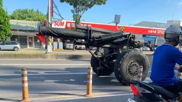 ▲▼155榴彈砲。(圖/翻攝自爆廢公社)