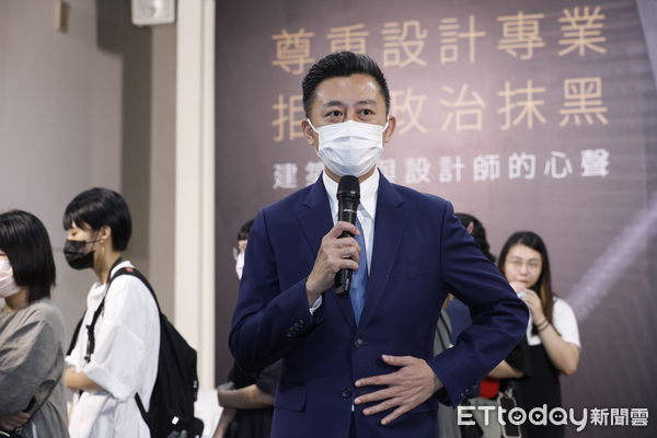 ▲▼民進黨桃園市長參選人林智堅出席「尊重設計專業拒絕政治抹黑-建築人與設計師的心聲」記者會,現場多名建築師、設計師及大學教授學者都出面力挺林智堅。(圖/記者湯興漢攝)