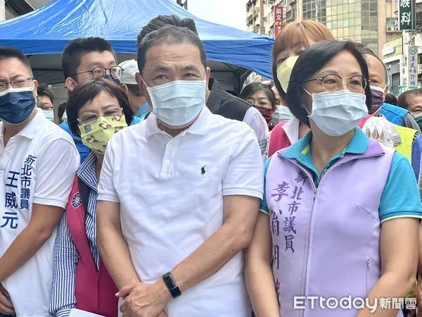 ▲▼侯友宜視察「三重區正義北路(重新路~重陽路)人行道及附屬設施改善工程」。(圖/記者許靖騏攝)