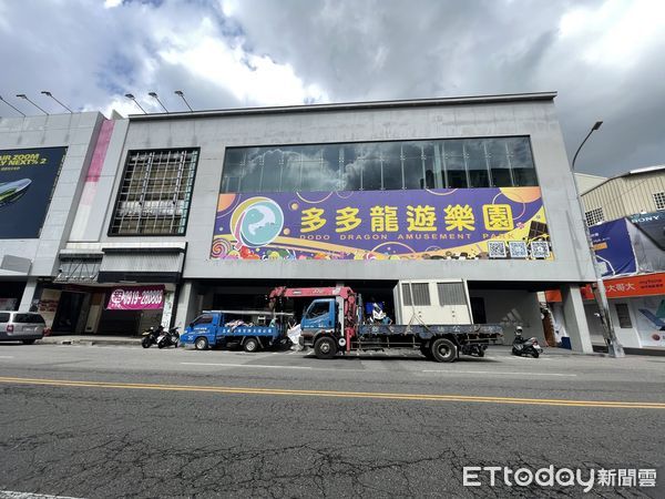 ▲▼ 逢甲商圈,娃娃機,體育用品店,千萬年租金,逢甲大學,空租,店面,            。（圖／記者陳筱惠攝）