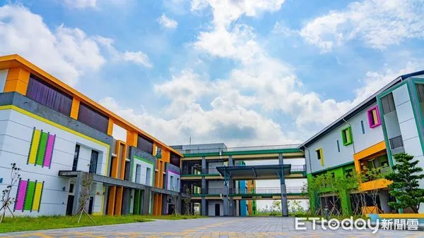 ▲2022國家卓越建設獎揭曉,19日在台北舉行頒獎典禮,台南市政府共34件工程獲獎,得獎數全國第一,市長黃偉哲強調這是全市民共有的殊榮。(圖/記者林悅翻攝,下同)