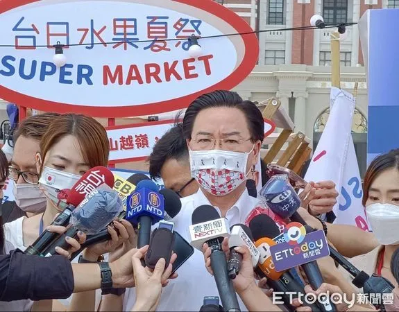 ▲▼外交部長吳釗燮首拋3點回應網紅指控。(圖/記者宋良義攝)