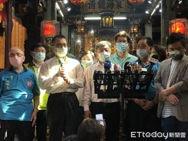 ▲▼ 陳時中士林市場導覽及慈諴宮媽祖廟參香。(圖/記者黃國霖攝)