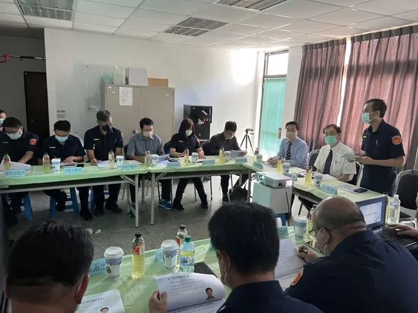 ▲▼北檢檢察長林邦樑率隊前往新店坪林分駐所與基層員警座談分享查賄案例。(圖/北檢提供)