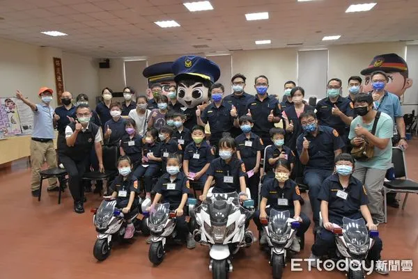 ▲台北市文山第一警分局舉辦小小波麗士營活動,小朋友反應熱絡 。(圖/文山第一警分局提供,下同)