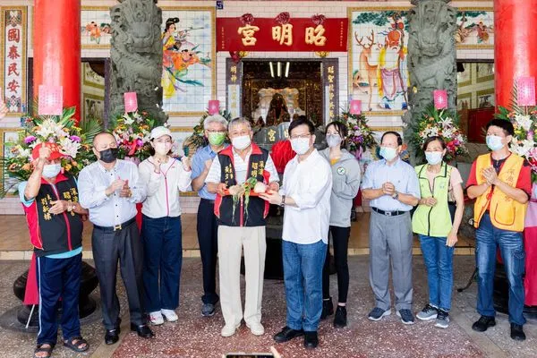 ▲▼民進黨新北市長參選人林佳龍25日參拜瑞芳昭明宮。(圖/林佳龍競選辦公室提供)