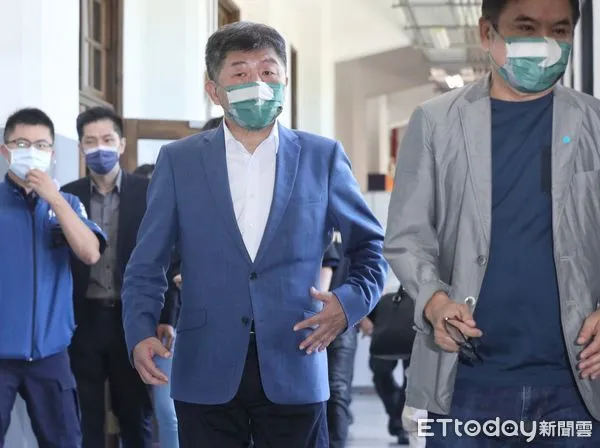 ▲▼陳時中出席小紅帽協會「我們的『經』驗」特展。(圖/記者屠惠剛攝)