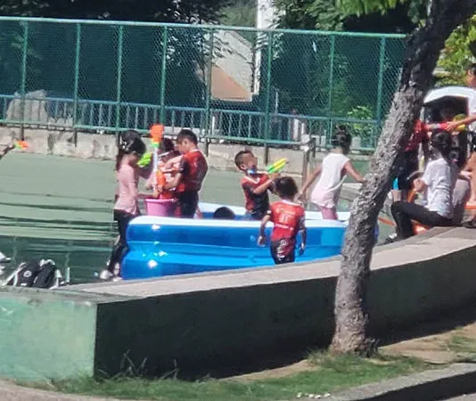 ▲▼彰化溜冰場成水池。(圖/翻攝自Facebook/●【爆料公社】●)