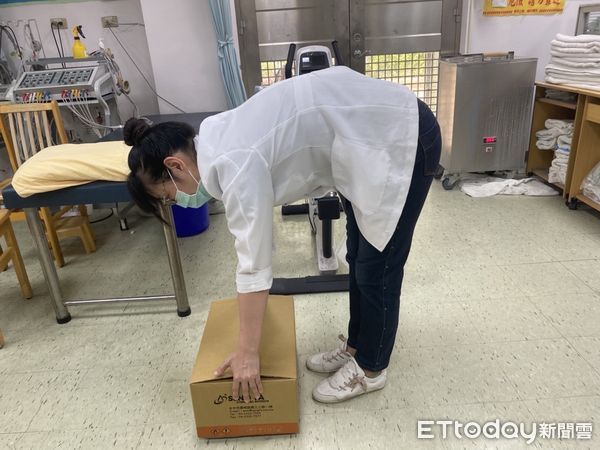 ▲9月8日是台灣物理治療師節,埔榮醫院分享腰酸背痛的預防方法。(圖/南投縣政府、台中榮總埔里分院提供)